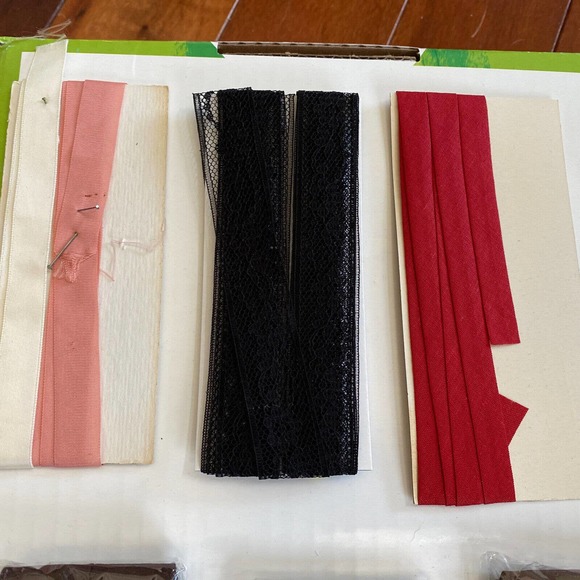 VINTAGE LOT - Seam binding. Victory, Aimcee, Wrights, unbranded. Free shipping - Picture 2 of 16